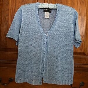 Light blue short sleeved sweater